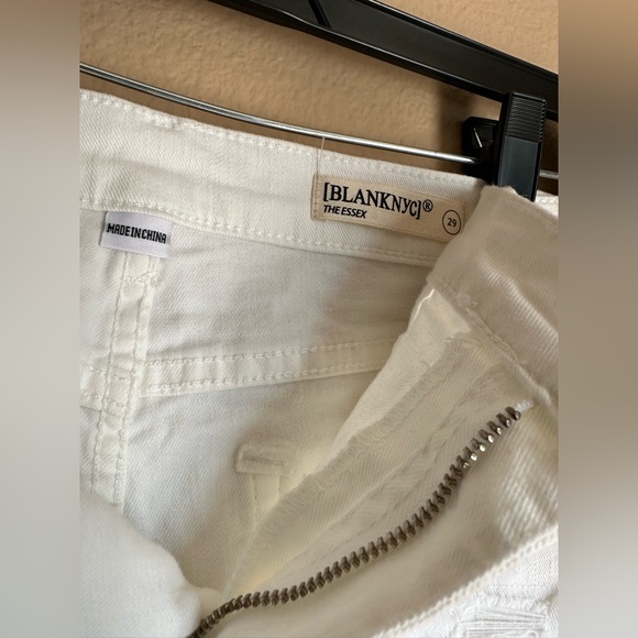 Blank NYC distressed cut off white denim jean shorts size 29 - Picture 7 of 10